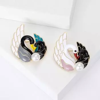 Модный сплав бриллиантовый комплект ретро простой темпераментный жемчуг капающий масло черно-белая брошь лебедь розовый