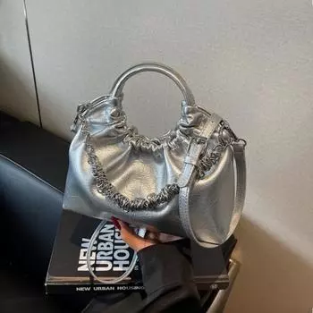 Модный тренд, нишевый дизайн, маленькая квадратная сумка, весенняя новинка, популярная сумка-облако с цепочкой, PU Premium Sense, женская сумка на плечо, подарок на день рождения подруги чёрный