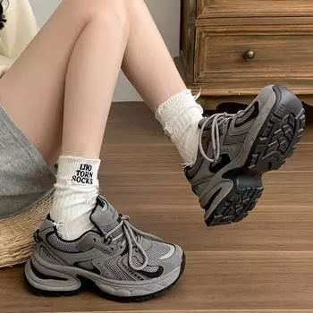 Модный тренд ретро жареные уличные туфли с изображением ног на маленькой платформе для папы женские 2025 новые осенне-зимние кроссовки с эффектом увеличения роста 35