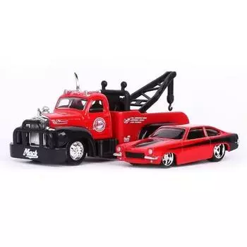 Мойкирпичный дом 1:64 1953 Mack B61 Эвакуатор с прицепом Chevrolet Vega Модель металлического автомобиля