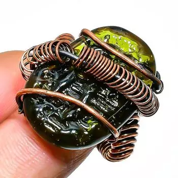 Ювелирное кольцо ручной работы с молдавитом и кварцем, медная проволока, размер 11