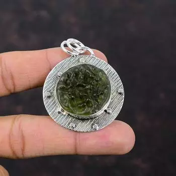 Молдавитовый кулон ручной работы Замечательные ювелирные изделия Подвеска из стерлингового серебра 925 пробы Высокое качество Ювелирные изделия из драгоценных камней Подарок для матери Подвеска из целебного камня