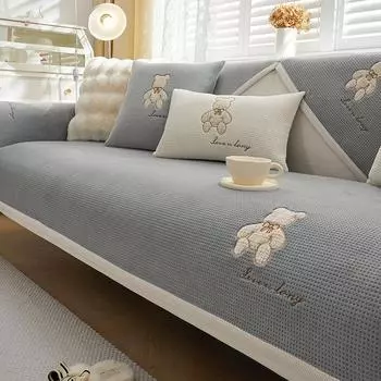 Молочная бархатная диванная подушка, зимняя утолщенная мультяшная вышивка «Маленький медвежонок», декоративная пылезащитная нескользящая диванная подушка 70x70cm 1pcs