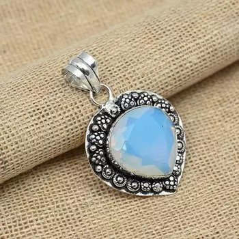 Молочный опал Драгоценный камень ручной работы 925 стерлингового серебра Ювелирные изделия Удивительный кулон 1.77 Inches белый