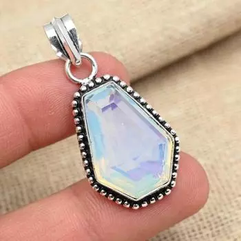 Молочный опал Gemstone 925 Sterling Silver Ювелирные изделия ручной работы Гроб Необычный кулон 1.77 Inches белый