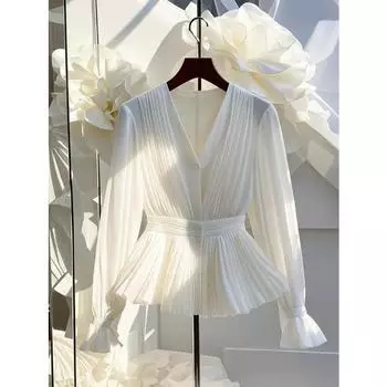 Молодежная элегантная плиссированная белая рубашка с длинным рукавом на пуговицах для женщин с V-образным вырезом и оборками, базовая блузка из шифона для офиса и повседневной носки S белый