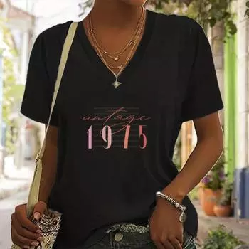 Молодежная одежда Футболка Винтаж 1974/1975 Розовый Печать Женщины Короткие рукава Повседневный V-образный вырез День рождения Год Рубашки Толстовки 2XS
