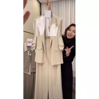 Молодежный костюм с драпировкой на плече для полных дам, свободные брюки Apricot 4XL [Suggested 85.00 kg-95.00 kg]]