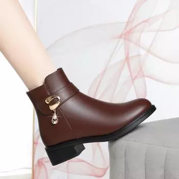 Mom cotton 2024 new middle-aged and elderly women s soft leather soft sole short boots children velvet winter middle heelshoes 35