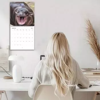 Moo Deng Hippo Календарь 2025 12-месячный карликовый бегемот Настенный календарь Подвесной ежемесячный календарь для