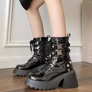 Мотоциклетные ботинки в стиле панк, женские лакированные кожаные ботинки на платформе, зимние новые женские ботильоны 2024 года с готической металлической пряжкой 35 чёрный