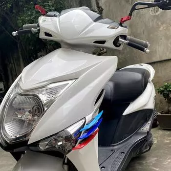 Передний спойлер мотоцикла, боковые обтекатели, крылышки, углеродное волокно, фиксированное ветровое крыло, аэродинамический спойлер для улучшения устойчивости и оранжевый