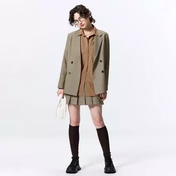 Можно установить плиссированный шкаф для одежды GU by Uniqlo