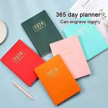 (Можно выгравировать логотип) Книга расписаний на английском языке на 2024 год, книга учебных планов формата А5, дневник, памятка, книга планов работы, книга протоколов встреч. A5 красный