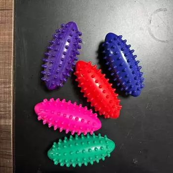 Мяч-ежик из ПВХ, мяч для расслабления фасций, массажный мяч в виде морского огурца, активизирует акупунктурные точки стопы, массажный мяч для мышц 11x5cm красный