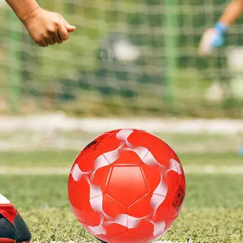 Мяч размера 5 для игроков всех уровней Red