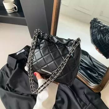 Мягкая кожаная большая вместительная модная ромбовидная вышитая нитью текстура пригородная сумка через плечо женская 2024 осень корейская версия сумка-ведро прилив белый