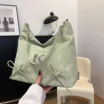 Мягкая кожаная большая вместительная модная и нежная фактура сумка через плечо женская новинка весны 2024 года повседневная сумка подмышкой сумка-тоут белый