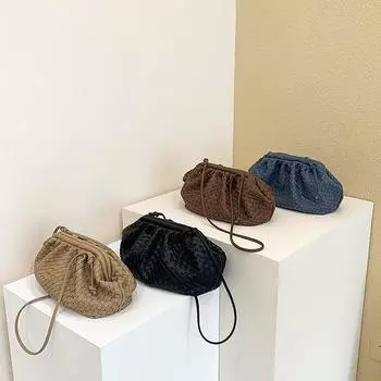 Мягкая кожаная плетеная сумка-облако, европейская и американская веерная женская сумка в иностранном стиле, новая модная сумка-пельмень 2024 года, сумка-мессенджер через плечо хаки