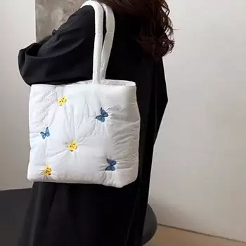 Мягкая стеганая женская сумка-тоут, сумка через плечо большой емкости, женская сумка через плечо с вышивкой в виде бабочки 37.5x9.5x29.5cm чёрный