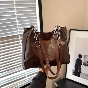 Мягкая вместительная ретро-сумка Ins, универсальная, ранняя весна 2024 года, новая сумка через плечо под мышкой, темпераментная сумка-тоут чёрный