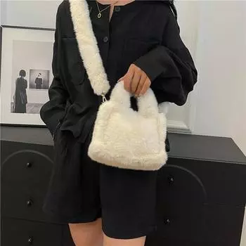 Мягкие бархатные квадратные сумки на плечо и через плечо простые компактные красивые свежие ощущения роскоши