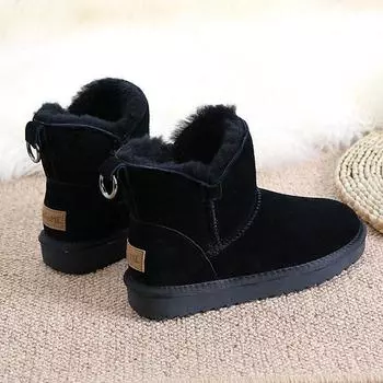 Мягкие кожаные шерстяные зимние ботинки женские флисовые утолщенные 2024 зимние новые студенческие универсальные нескользящие теплые хлопковые туфли женские прилив 35
