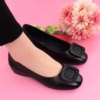 Мягкие кожаные туфли женские 2025 года новые мягкие кожаные туфли с мягкой подошвой светло-красные шапочки с одной педалью большого размера с круглым носком туфли для мам 35 бордовый