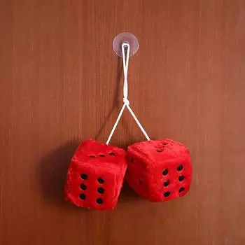 Мягкие плюшевые игральные кости с точками ретро квадратная плюшевая подвеска для салона автомобиля серый