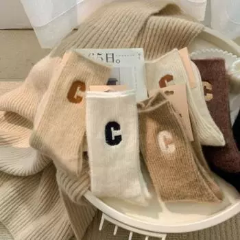 Мягкие женские шерстяные носки с буквой C, осенне-зимние носки, домашние носки, длинные теплые носки для женщин белый