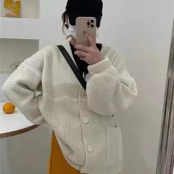 Мягкий клейкий свитер в ленивом стиле. Женская свободная верхняя одежда с v-образным вырезом. Весенне-осенний универсальный вязаный кардиган в стиле ретро в стиле ретро. One Size зелёный