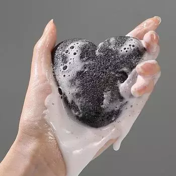 Мягкий очищающий желеобразный спонж с древесным углем