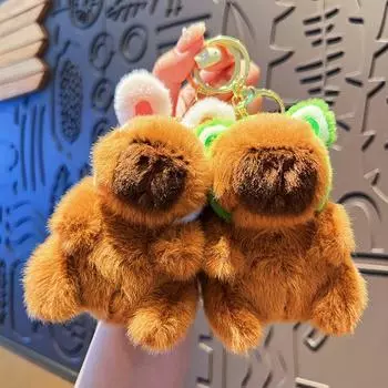 Мягкий плюшевый кулон в виде капибары, меховой мультяшный брелок для ключей с животными, креативный брелок в виде капибары для девочек Style1