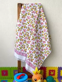 Мягкое хлопковое полотенце с блочным принтом