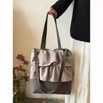 Мятая большая сумка-тоут в непринужденном стиле и простая холщовая сумка серый