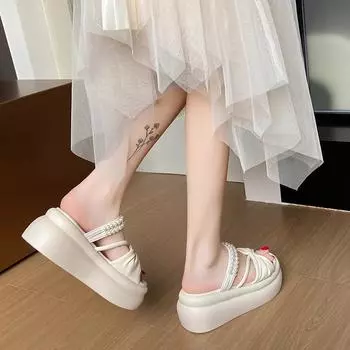 Muffin platform slippers women wear in summer 2025 new fairy height pearl two wear beach one word cool slippers 33