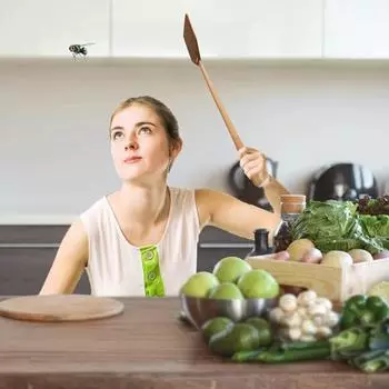 Мухобойка из искусственной кожи с деревянной ручкой и заклепками из нержавеющей стали Портативная мухобойка для надежного использования коричневый