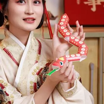 Мультфильм 2025 год змеи игрушка водонепроницаемый весенний фестиваль принадлежности удачи украшения розовый