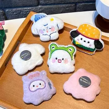 Мультяшная милая плюшевая кукла, брошь, маленькая собачка, брошь, булавки для рюкзака, куртки, подвеска, декоративные ювелирные аксессуары, мультяшные значки, булавки as the picture