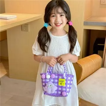 Мультяшная плетеная детская сумка маленькая девочка несет в руках корзину для овощей маленькая сумка интернет знаменитость контрастный цвет пляжная сумка плетеная корзина