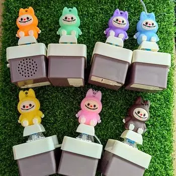 Мультяшный милый аниме мультяшный стиль со звуком и светом офисная декомпрессионная игрушка сумка брелок