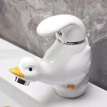 Мультяшный милый белый керамический кран для умывальника с уткой для дома, кран для горячей и холодной воды, гаджеты для украшения ванной комнаты