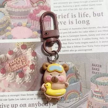 Мультяшный забавный капибара смоляной брелок милый брелок в виде объятия животного банановая кукла для мужчин и женщин брелок для ключей от машины сумка ювелирные изделия подарок для девочек