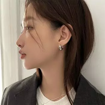 Multi-layer knotted ear buckles ins cold temperament ear jewelry women s niche with non-collision silver needle earrings fashion 925 silver needles