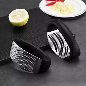 Multifunction Stainless Steel Garlic Press Grinding Grater Crush Tool Presser Curved Garlic Grinding Slicer Chopper Press Gadget