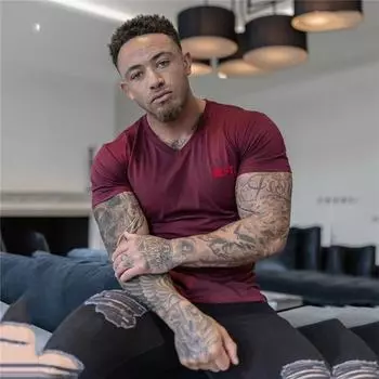 Muscleguys Летняя мода с v-образным вырезом и графическим рисунком, мужские футболки с индивидуальным принтом, с короткими рукавами, приталенные, для фитнеса, спорта, мужская повседневная уличная одежда M чёрный