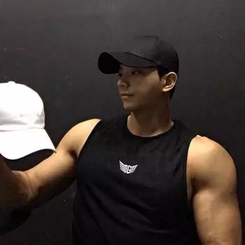 Muscleguys Мужская летняя футболка без рукавов для бодибилдинга, пляжный серфинг с принтом, майка для тренажерного зала, фитнеса, стрингер, майка, удобный жилет для мышц M чёрный