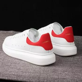 Мужчины и женщины в маленьких белых туфлях. Мужчины на толстой подошве. Большие белые туфли. Любители спортивной повседневной обуви. Туфли для студенческого совета. Женская модная обувь. 35