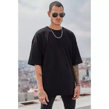 Мужская черная футболка свободного покроя оверсайз