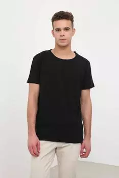 Мужская футболка с круглым вырезом черная